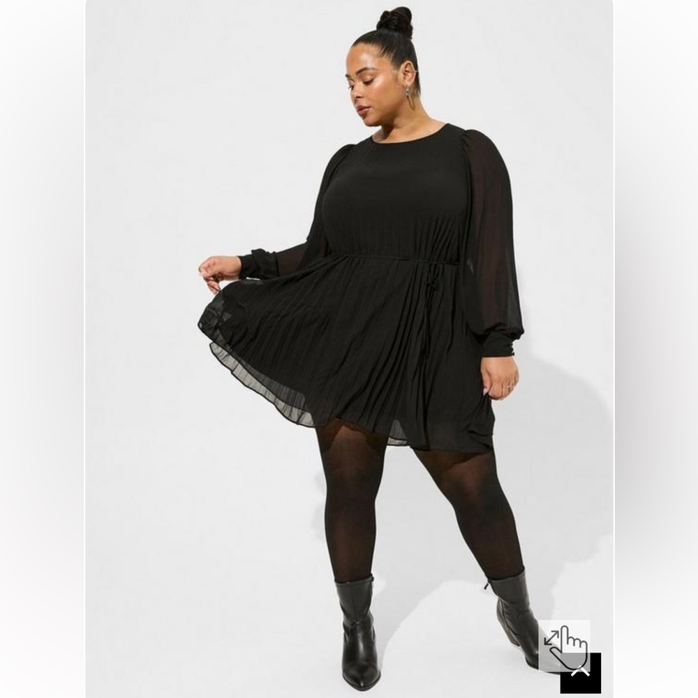 Black chiffon pleated dress